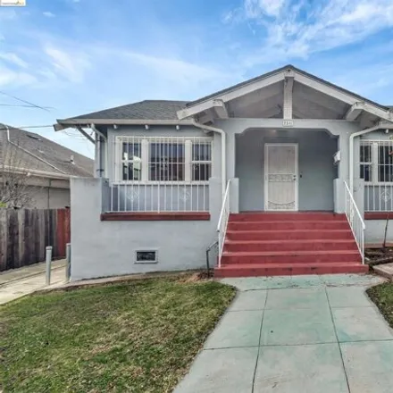Buy this 3 bed house on 2541 Wakefield Avenue in Oakland, CA 94622