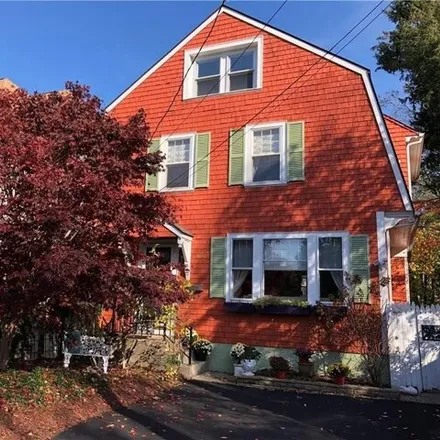 Rent this 4 bed house on Berylson Family Fields in Arlington Avenue, Providence