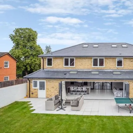 Rent this 6 bed house on Blackpond Lane in Farnham Royal, SL2 3EP