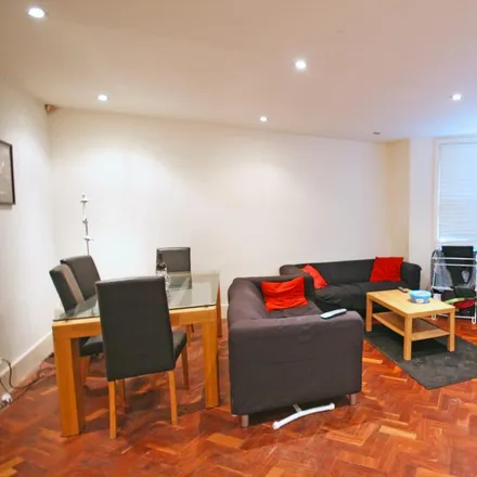 Rent this 3 bed apartment on Hartham Road in London, N7 9JQ