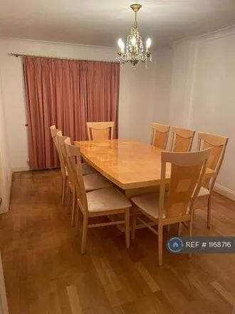 Image 4 - Sudbury Hill Close, London, HA0 2QR, United Kingdom - House for rent