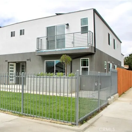 Image 1 - 4579 South Saint Andrews Place, Los Angeles, CA 90062, USA - Townhouse for sale