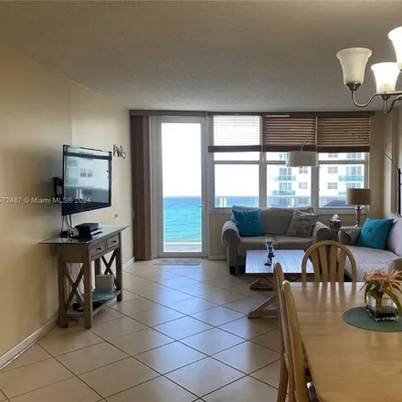 Image 6 - 3801 South Ocean Drive, Beverly Beach, Hollywood, FL 33019, USA - Condo for sale