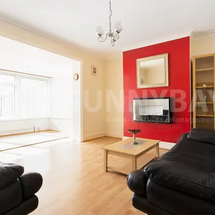 Rent this 4 bed duplex on Norman Way in London, W3 0AS