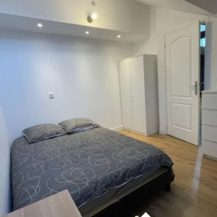 Rent this 6 bed apartment on 100 Rue de la République in 76000 Rouen, France