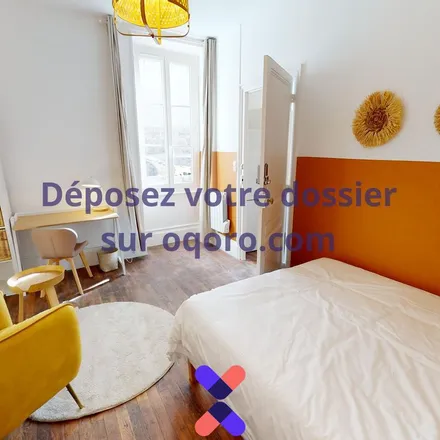 Image 1 - 18 Rue de la Sarra, 69600 Oullins, France - Apartment for rent