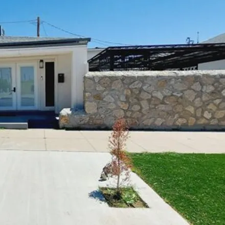 Rent this 2 bed house on 1212 North Luna Street in El Paso, TX 79903