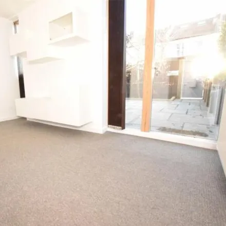 Image 7 - Chessel Height, West Street, Bristol, BS3 3LL, United Kingdom - Townhouse for rent