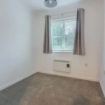 Rent this 2 bed apartment on Peg's Lane in Hertford, SG13 8FS