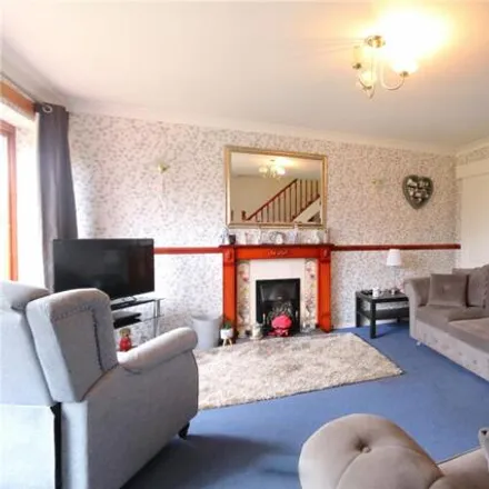Image 2 - Rectory Close, Haughton Green, M34 7SX, United Kingdom - House for sale