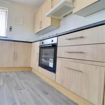 Rent this 3 bed house on Hawthorn Avenue in Sheffield, S20 7HQ