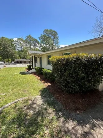 Image 2 - 377 North McDonald Avenue, Douglas, GA 31533, USA - House for sale