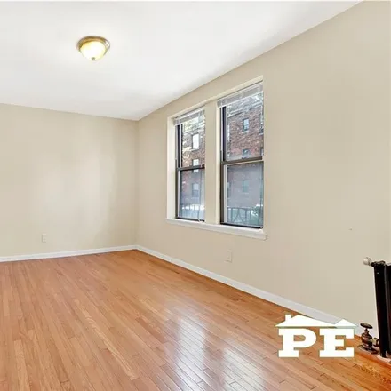 Image 5 - 1885 West 9th Street, New York, NY 11223, USA - Townhouse for sale