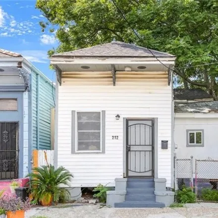 Image 2 - 212 North Tonti Street, New Orleans, LA 70119, USA - House for sale