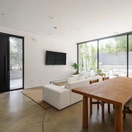 Image 7 - 857 Hilldale Avenue, West Hollywood, CA 90069, USA - House for sale