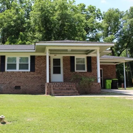 Buy this 3 bed house on 853 Pinewood Drive in Whiteville, NC 28472