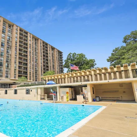 Image 7 - The Carlton Condominium, 4600 South Four Mile Run Drive, Arlington, VA 22204, USA - Condo for sale