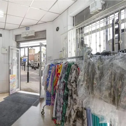 Image 2 - Envy Jeans, 188 Commercial Road, St. George in the East, London, E1 2JT, United Kingdom - House for sale