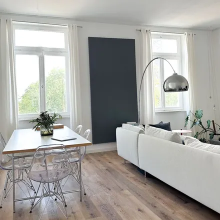 Rent this 3 bed apartment on Schwarzburgstraße 24 in 60318 Frankfurt, Germany