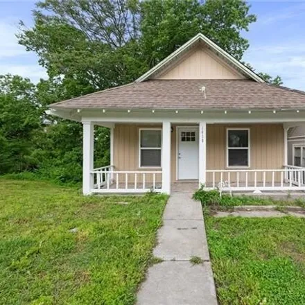 Rent this 3 bed house on 1440 Hardesty Avenue in Kansas City, MO 64127