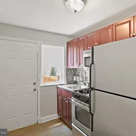 Image 7 - 3649 Chesterfield Avenue, Baltimore, MD 21213, USA - Townhouse for sale