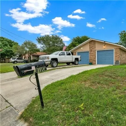 Buy this studio house on 1320 Summerwood Drive in Summerwood, New Braunfels