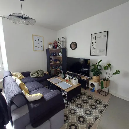 Rent this 3 bed apartment on Rue du 19 Mars 1962 in 86000 Poitiers, France