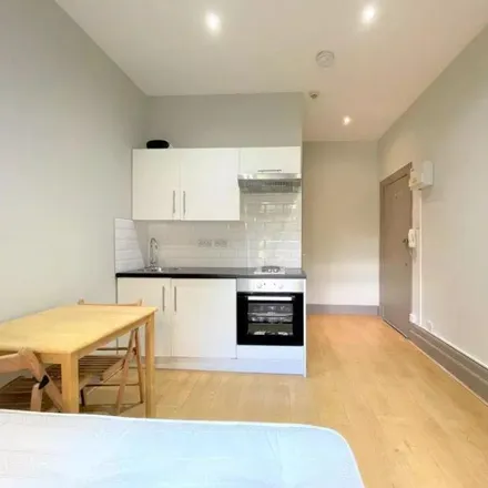 Image 2 - Iverson Road Open Space, Iverson Road, London, NW6 2QT, United Kingdom - Apartment for rent