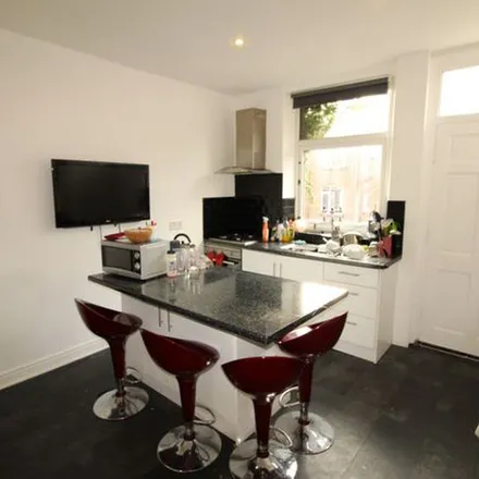 Image 4 - Mayville Street, Leeds, LS6 1ND, United Kingdom - Townhouse for rent