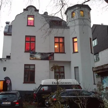 Rent this 15 bed apartment on Neusser Straße 799 in 50737 Cologne, Germany