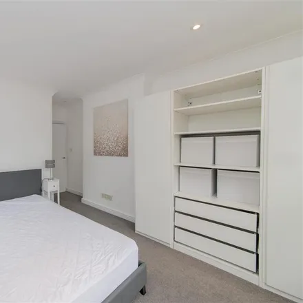 Image 7 - 28, 30 Mountfield Road, London, N3 3NP, United Kingdom - Apartment for rent