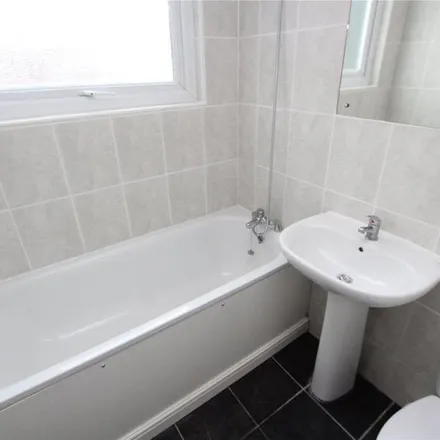 Rent this 1 bed apartment on 34 Methuen Park in London, N10 2JS