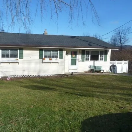 Buy this 3 bed house on 36 Beardslee Hill Drive in Ogdensburg, Hardyston Township