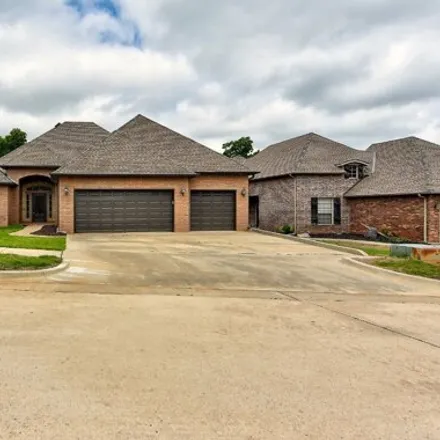 Image 1 - 1851 Rain Tree Lane, Midwest City, OK 73020, USA - House for sale