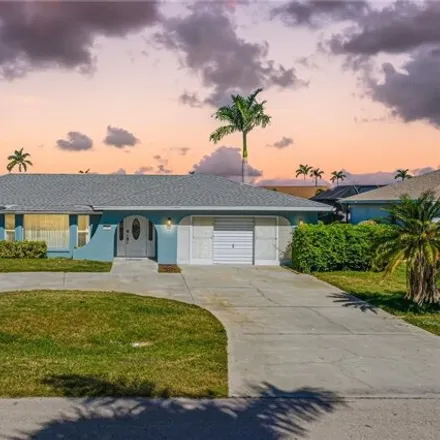 Image 2 - 1901 Savona Pkwy, Cape Coral, Florida, 33904 - House for sale