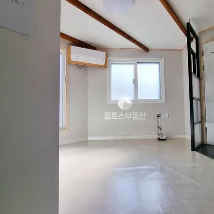 Rent this studio apartment on 서울특별시 마포구 연남동 366-22
