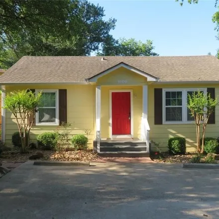 Buy this 3 bed house on 13 1/2 Street in Huntsville, TX 77341