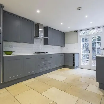Rent this 4 bed apartment on Rosenau Crescent in London, SW11 4RY