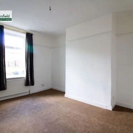 Image 4 - Yews Hill Road, Huddersfield, HD1 3SQ, United Kingdom - Apartment for rent