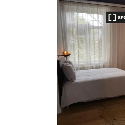 Rent this 14 bed room on Rue Victor Hugo - Victor Hugostraat 189 in 1030 Schaerbeek - Schaarbeek, Belgium