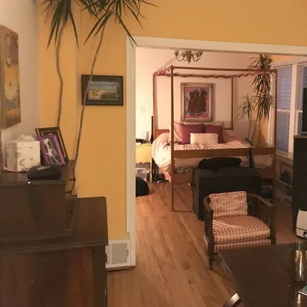 Rent this 2 bed apartment on Chicago
