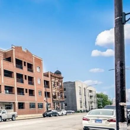 Rent this 3 bed condo on 2906 West Belmont Avenue in Chicago, IL 60618