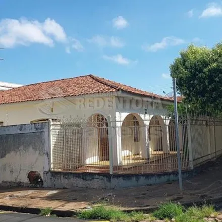 Buy this 5 bed house on Rua Oswaldo Cruz in Jardim Novo Aeroporto, São José do Rio Preto - SP