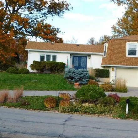 Buy this 4 bed house on 1920 Manor Cir in Grinnell, Iowa
