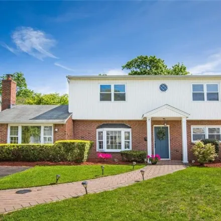 Buy this 5 bed house on 18 Hillside Lane in Syosset, NY 11791
