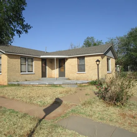 Buy this 4 bed house on 701 Avenue J Northwest in Childress, TX 79201