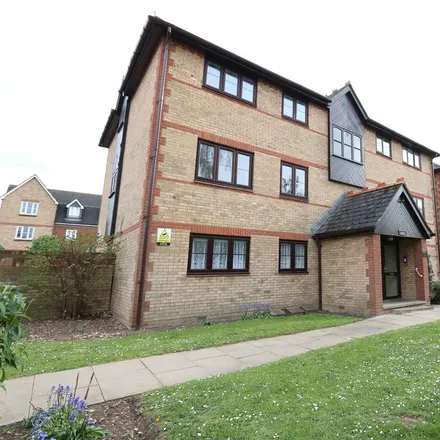 Rent this 2 bed apartment on unnamed road in Grays, RM17 5UP