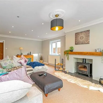 Image 3 - One Stop, 93 Barkham Ride, Finchampstead, RG40 4HB, United Kingdom - House for sale