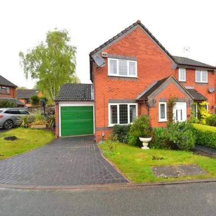 Rent this 3 bed duplex on Somerset Close in Tamworth, B78 3XH