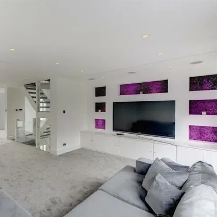 Image 1 - 11 Lower Merton Rise, Primrose Hill, London, NW3 3SP, United Kingdom - Townhouse for sale